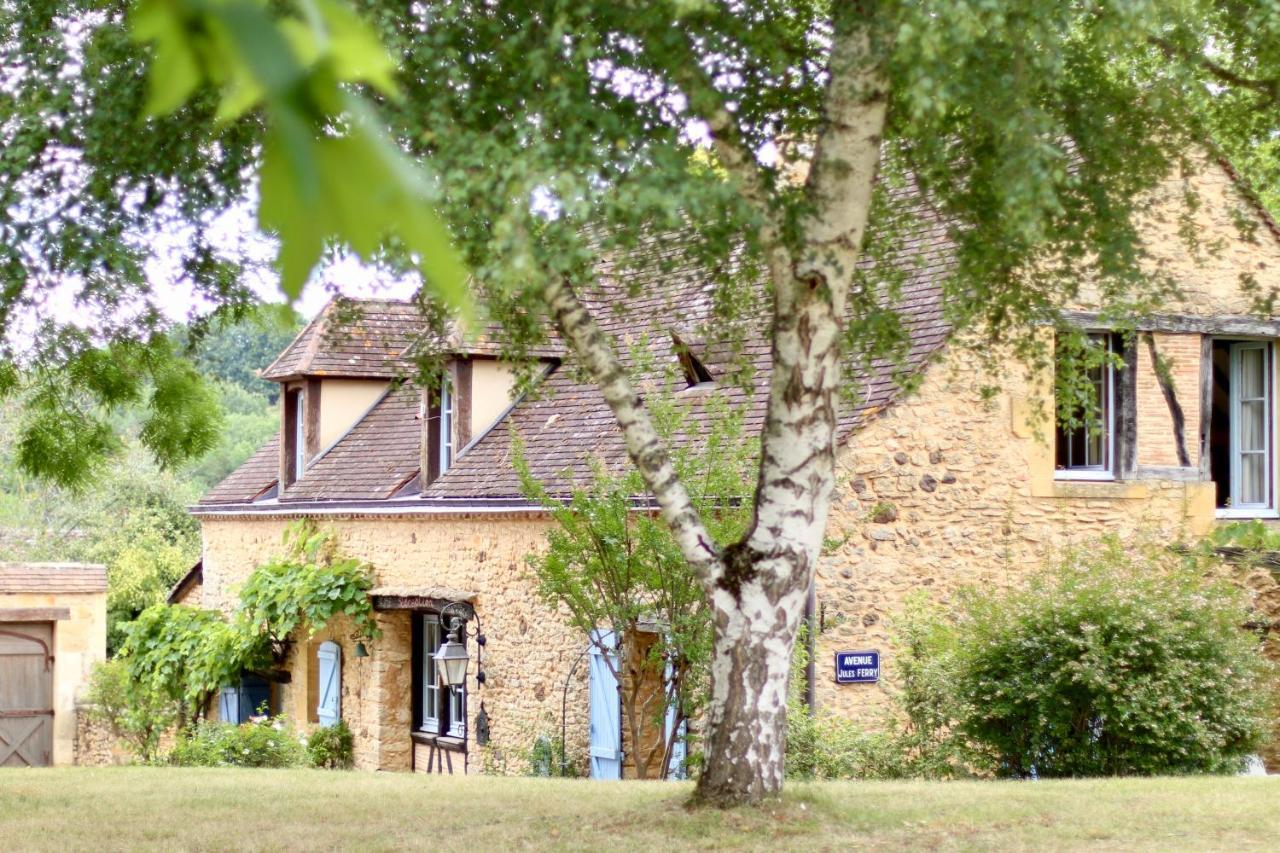 Vila Les Perroutis Saint-Alvère Exteriér fotografie