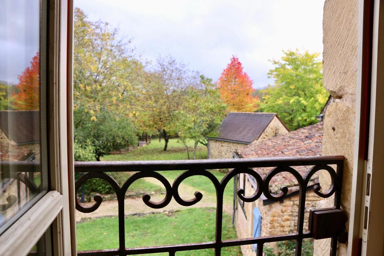 Vila Les Perroutis Saint-Alvère Exteriér fotografie