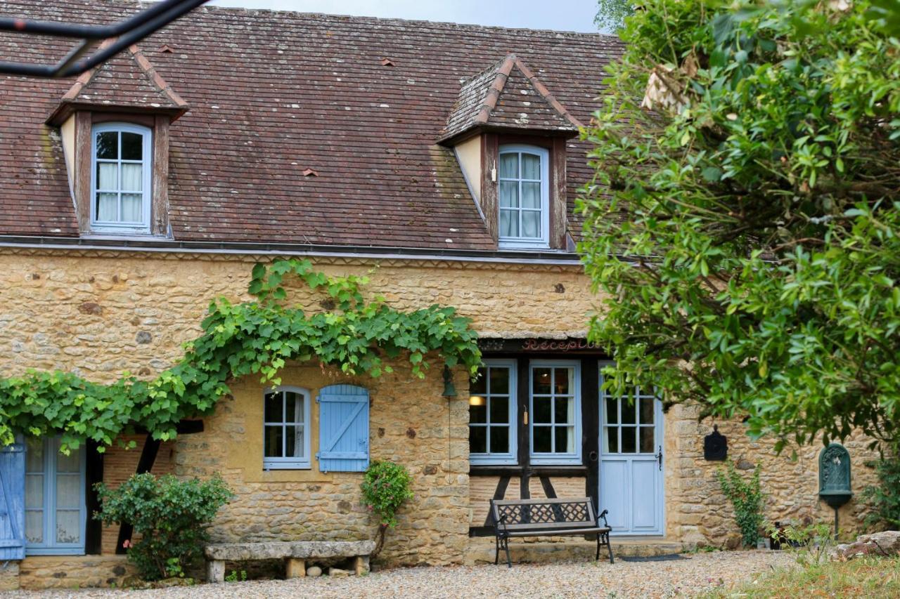 Vila Les Perroutis Saint-Alvère Exteriér fotografie