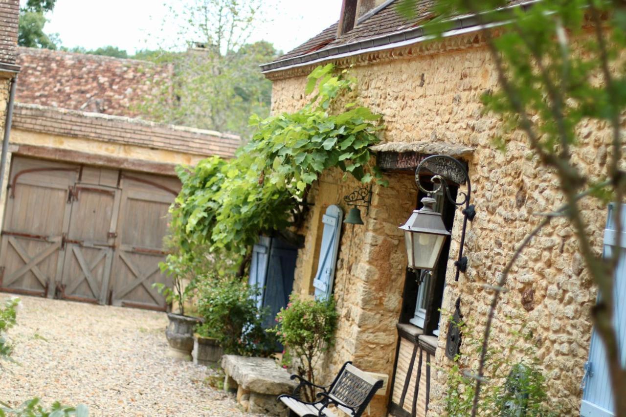 Vila Les Perroutis Saint-Alvère Exteriér fotografie