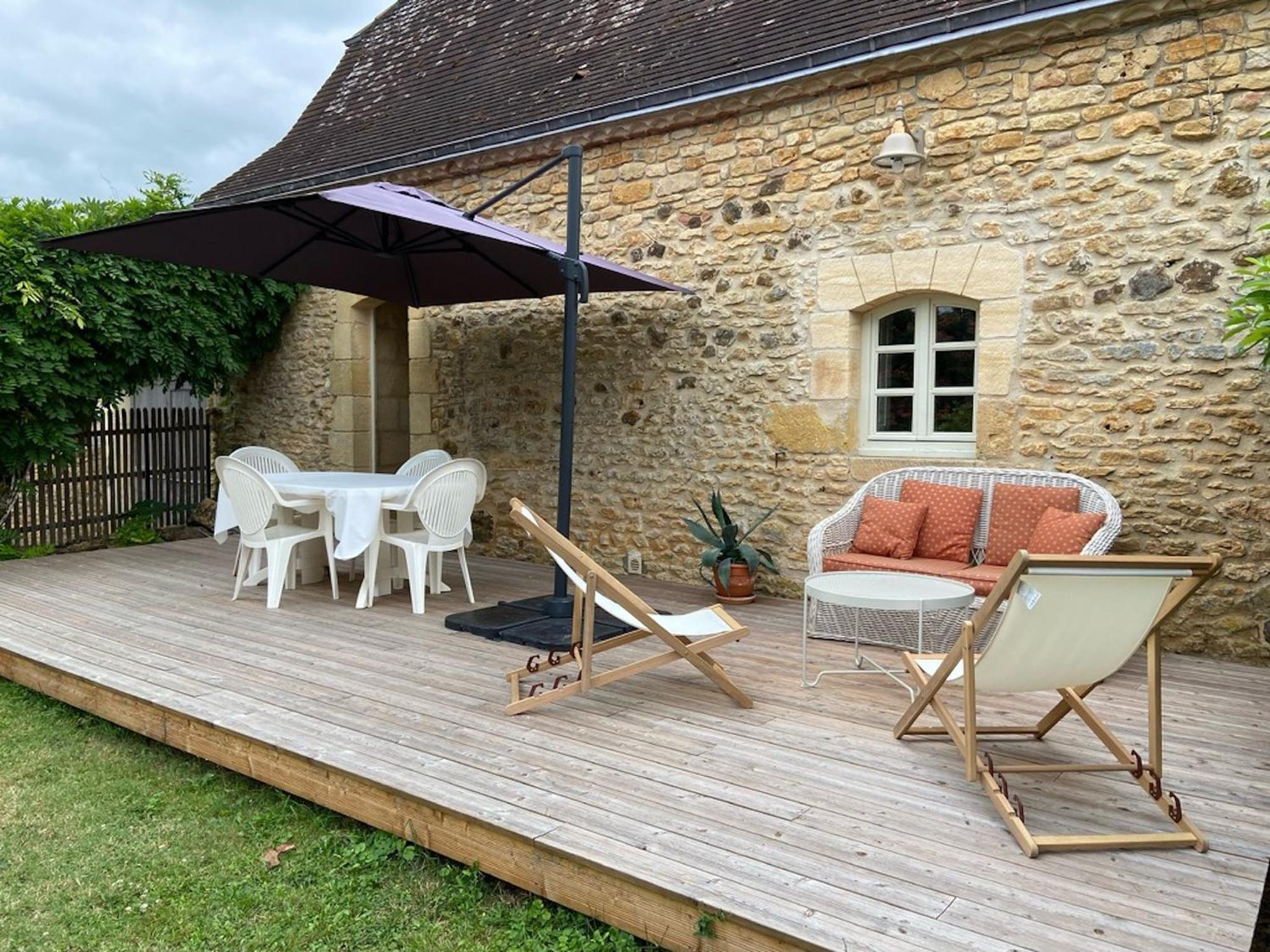 Vila Les Perroutis Saint-Alvère Exteriér fotografie