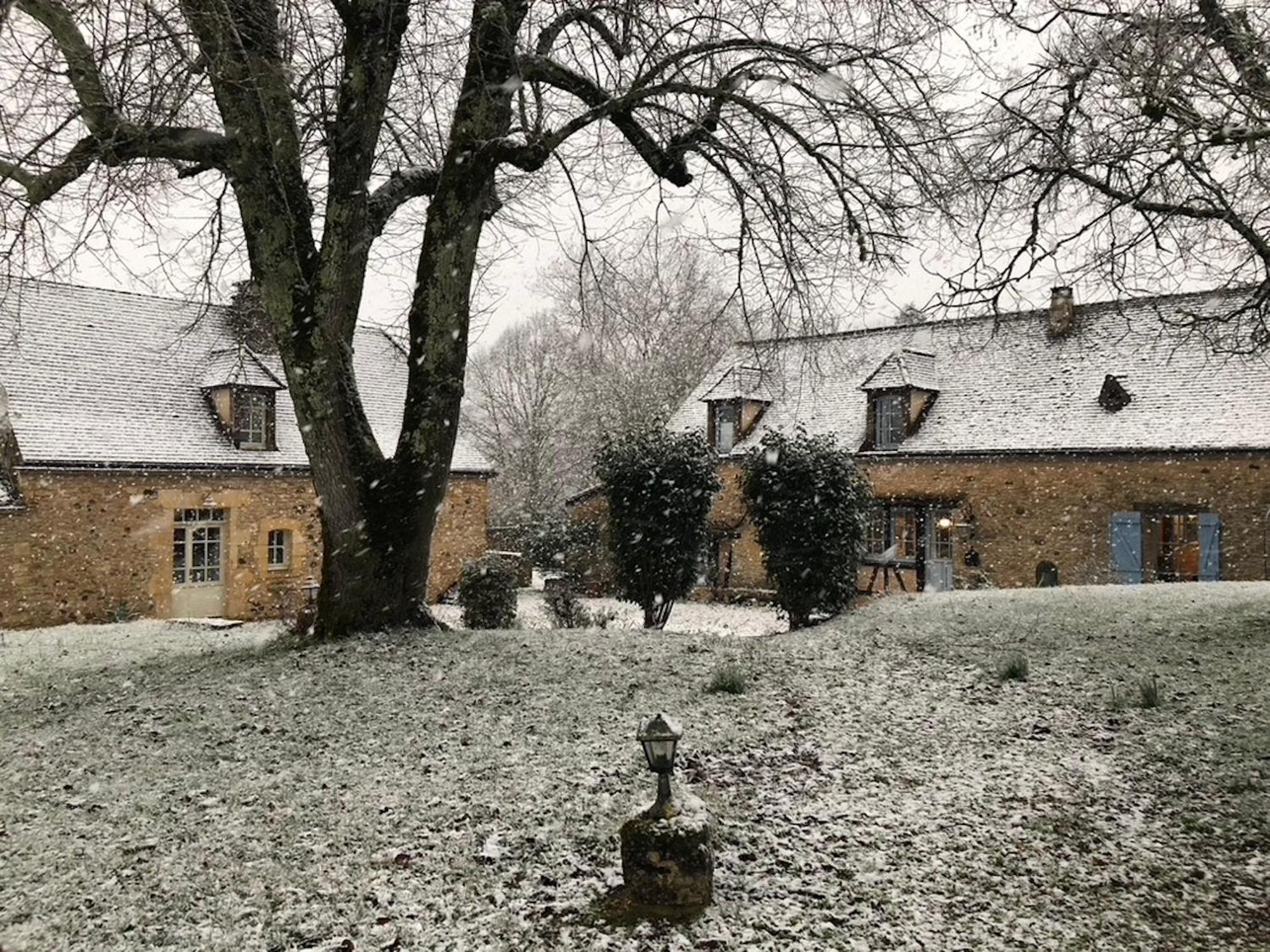 Vila Les Perroutis Saint-Alvère Exteriér fotografie